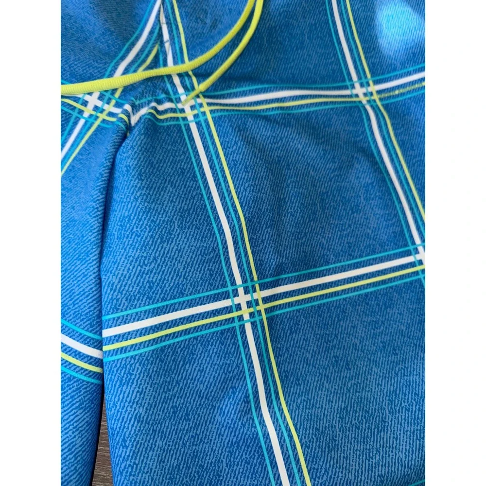 Under Armour HeatGear Mens Blue Plaid Board Shorts Swim Trunks Size 32 Loose Fit